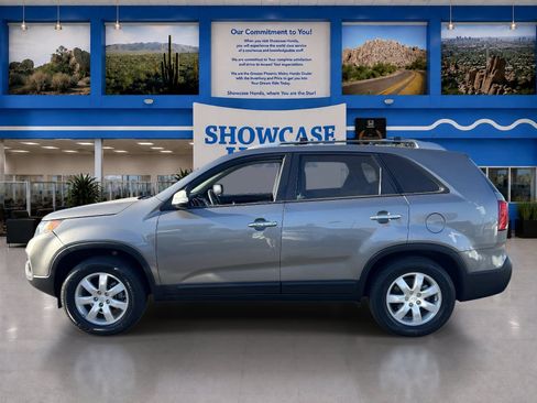 Used 2012 Kia Sorento LX w/ Convenience Pkg FWD image 4
