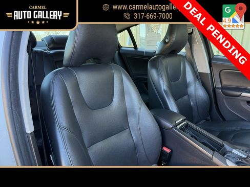Used 2017 Volvo S60 T5 Inscription image 19