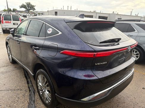 Used 2024 Toyota Venza Limited AWD/4WD image 5