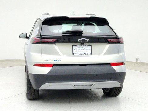 Used 2023 Chevrolet Bolt EUV LT w/ Comfort Package image 6