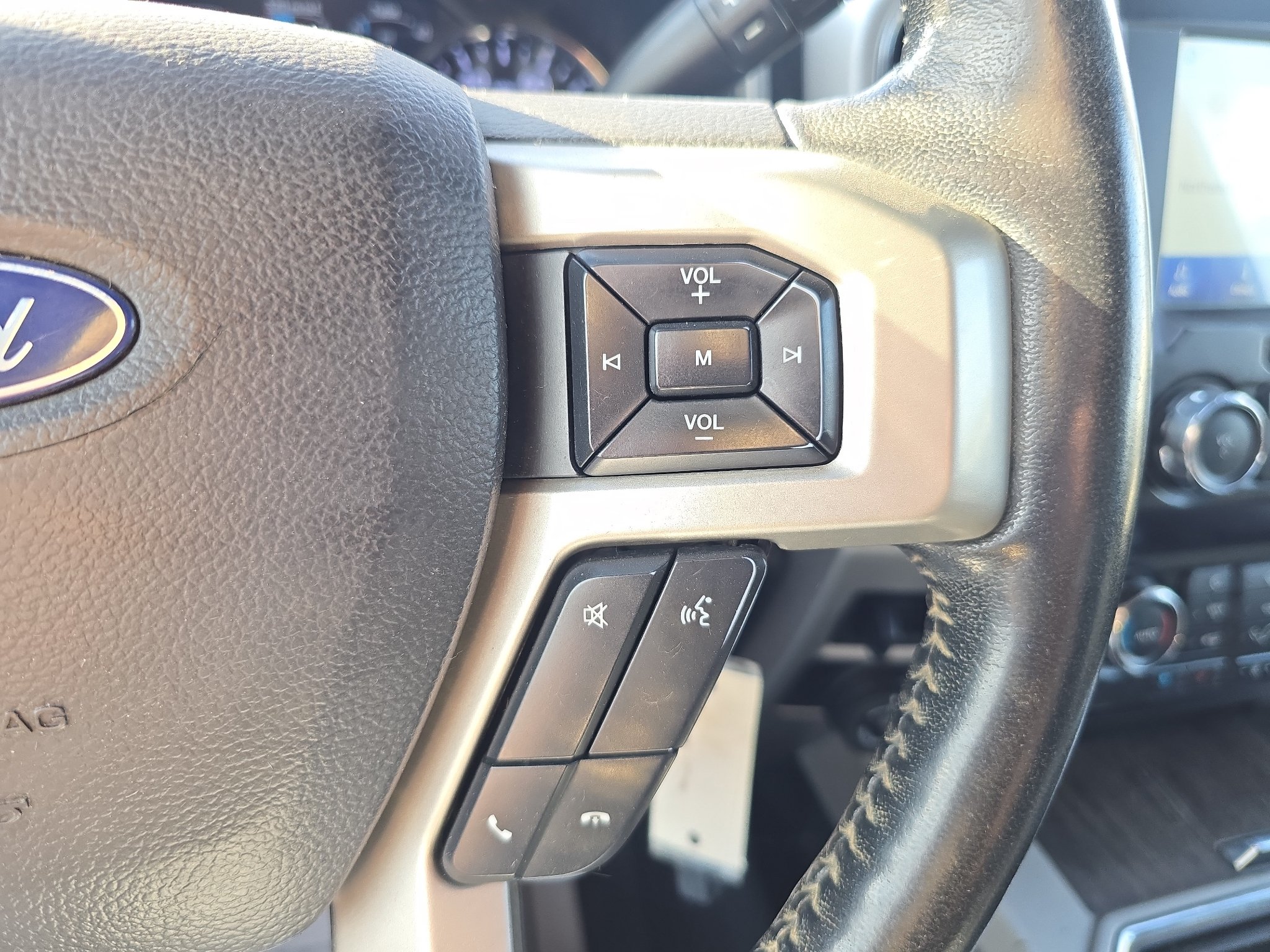 Used 2020 Ford F350 Lariat w/ Lariat Value Package AWD/4WD image 27