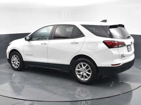 Used 2022 Chevrolet Equinox LS w/ LS Convenience Package FWD image 5