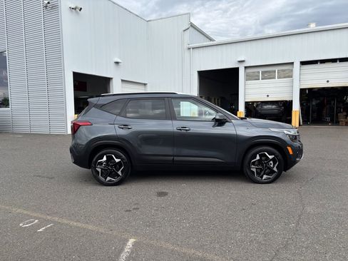 Used 2025 Kia Seltos S FWD image 8