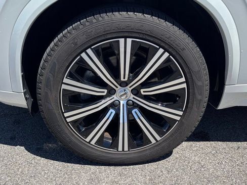 Certified 2024 Volvo XC90 B5 Core w/ Climate Package AWD/4WD image 32