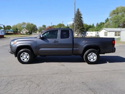 Used 2020 Toyota Tacoma SR AWD/4WD image 9
