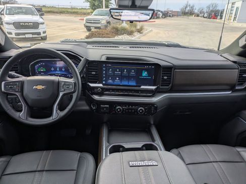 Used 2025 Chevrolet Silverado 3500 High Country w/ High Country Premium Package image 15