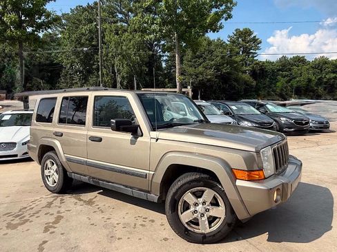 Used 2006 Jeep Commander 2WD image 3