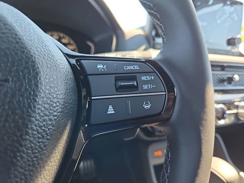 Used 2020 Toyota Highlander XLE FWD image 30