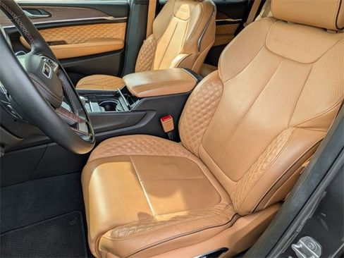 Used 2023 Jeep Grand Cherokee Summit w/ Advanced Protech Group IV image 27