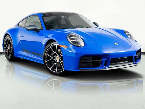 Used 2026 Porsche 911 Carrera T image 4