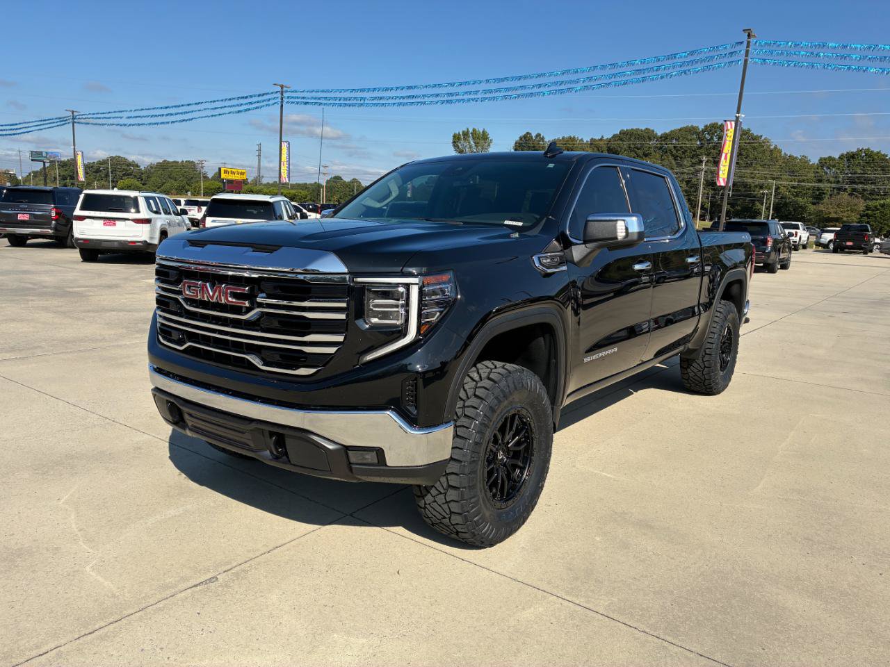Used 2025 GMC Sierra 1500 SLT AWD/4WD image 2