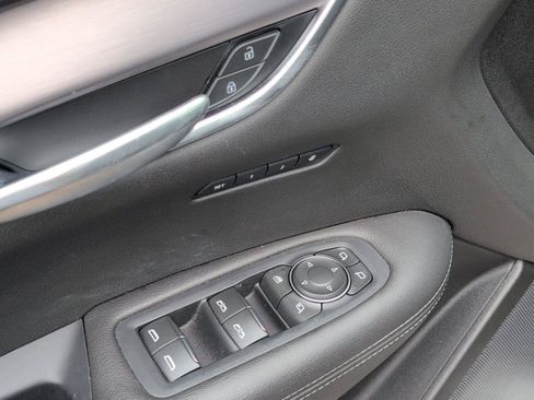 Certified 2024 Cadillac XT6 Luxury FWD image 21