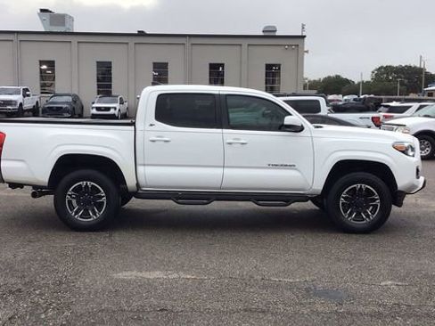 Used 2016 Toyota Tacoma SR5 image 4