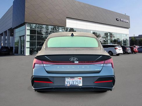 Certified 2025 Hyundai Elantra SEL FWD image 4