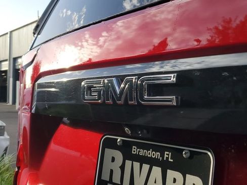 Used 2024 GMC Yukon Denali Ultimate AWD/4WD image 6