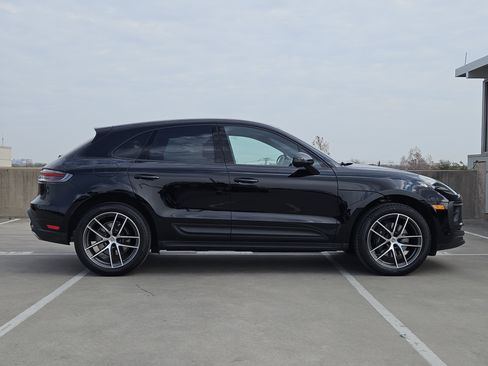 Certified 2026 Porsche Macan AWD/4WD image 9