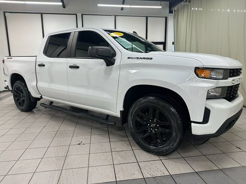 Used 2022 Chevrolet Silverado 1500 Custom w/ LPO, Blackout Package image 3