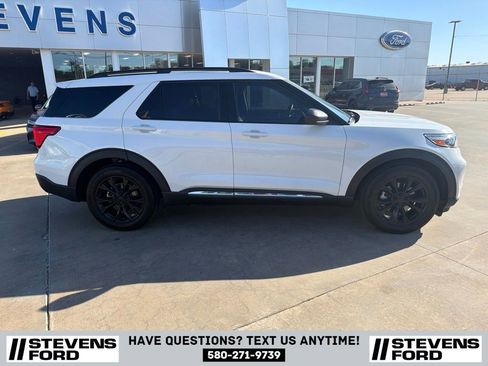 Used 2023 Ford Explorer XLT w/ Equipment Group 202A RWD image 3