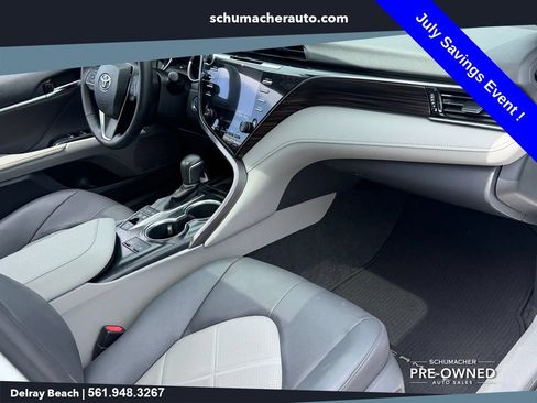 Used 2019 Toyota Camry XLE FWD image 16