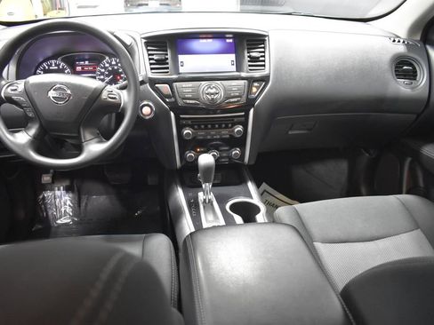 Used 2020 Nissan Pathfinder S AWD/4WD image 13