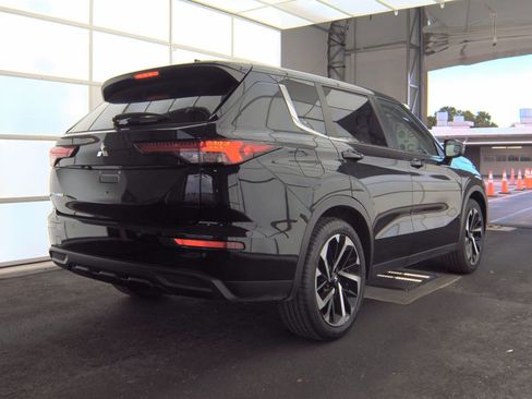 Used 2022 Mitsubishi Outlander ES AWD/4WD image 4