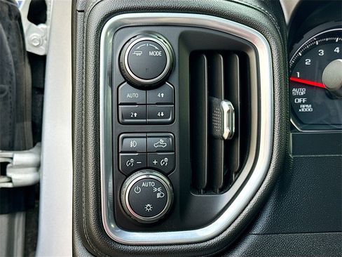 Used 2020 Chevrolet Silverado 1500 LT Trail Boss image 11