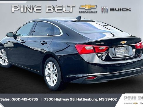 Used 2024 Chevrolet Malibu LT FWD image 2