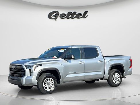 Used 2025 Toyota Tundra SR5 w/ SR5 Premium Package AWD/4WD image 1