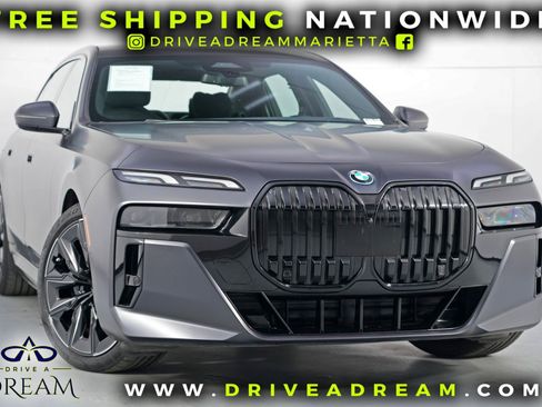 Used 2023 BMW i7 xDrive60 w/ Parking Assistance Package image 2