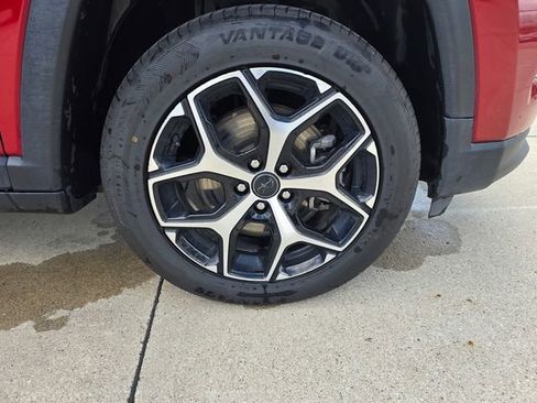 Used 2025 Jeep Compass Limited image 11