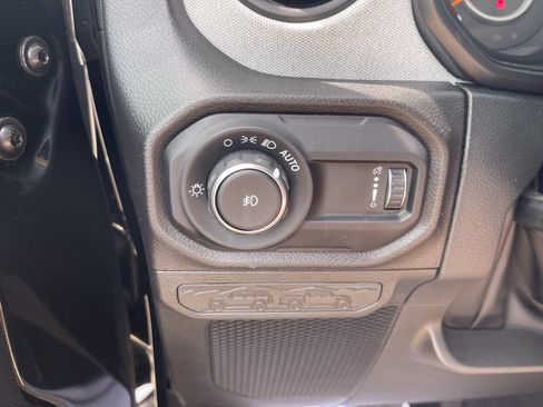 Used 2024 Jeep Wrangler Unlimited Sport AWD/4WD image 20