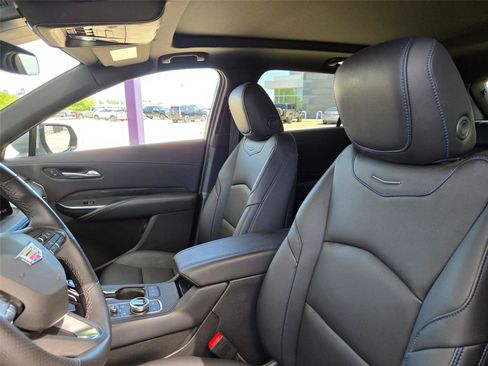 Certified 2025 Cadillac XT4 Sport FWD image 27