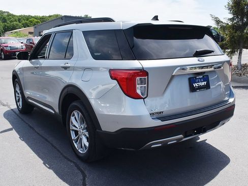 Certified 2023 Ford Explorer XLT w/ Equipment Group 202A AWD/4WD image 3