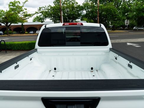 New 2025 Nissan Frontier SV image 7