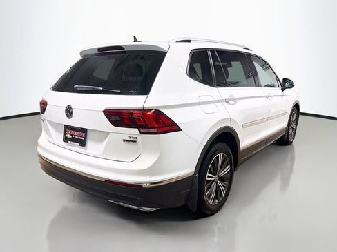 Used 2018 Volkswagen Tiguan SEL Premium AWD/4WD image 6