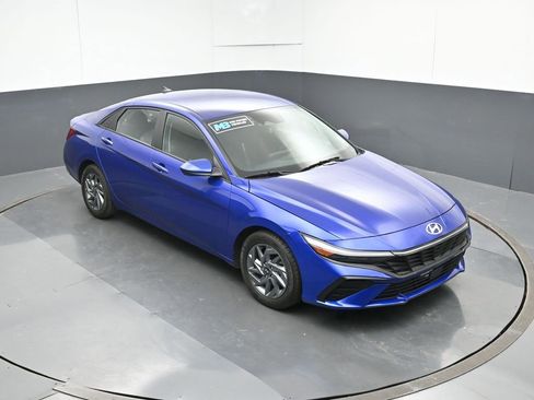 Used 2024 Hyundai Elantra SEL FWD image 52
