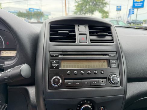 Used 2017 Nissan Versa S Plus FWD image 41