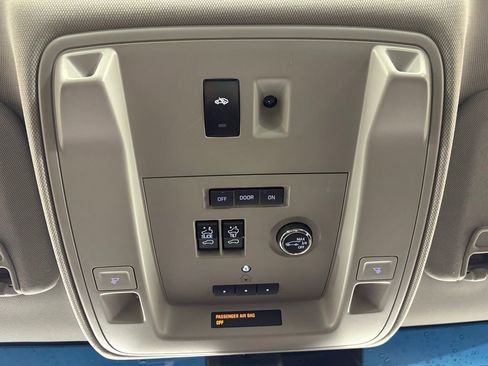 Used 2019 GMC Yukon Denali w/ Denali Ultimate Package image 34