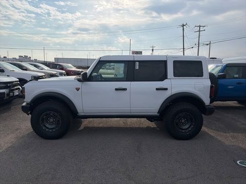 New 2025 Ford Bronco Badlands w/ Sasquatch Package image 3