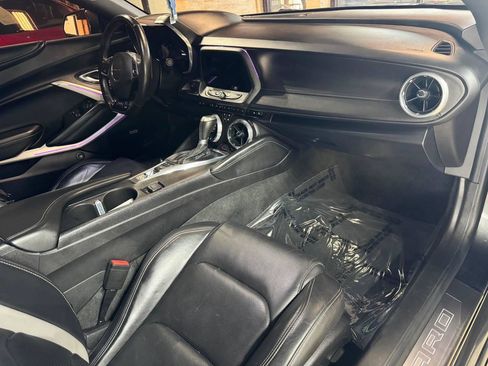 Used 2016 Chevrolet Camaro SS RWD image 9