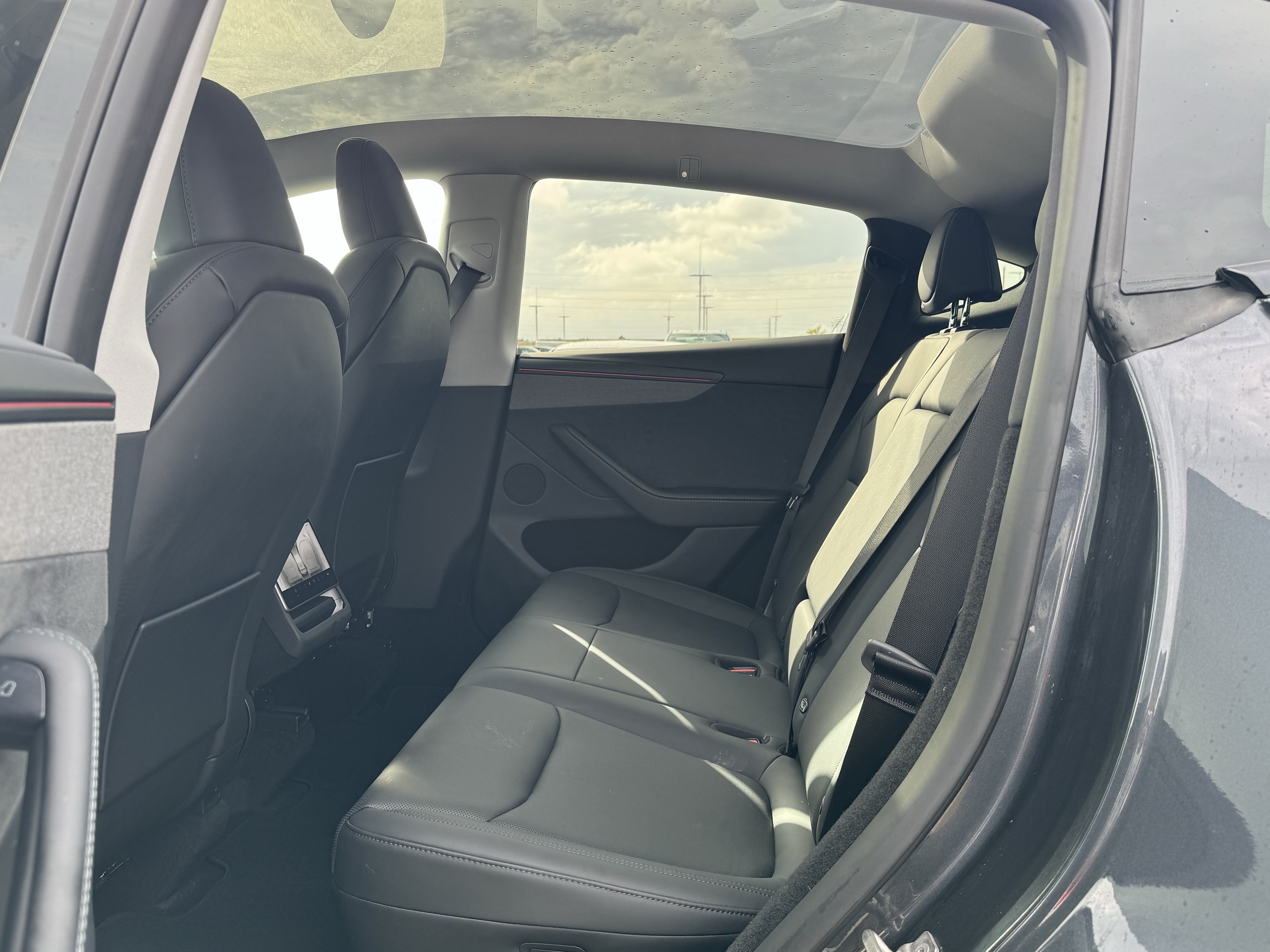 Used 2026 Tesla Model Y Long Range AWD/4WD image 16