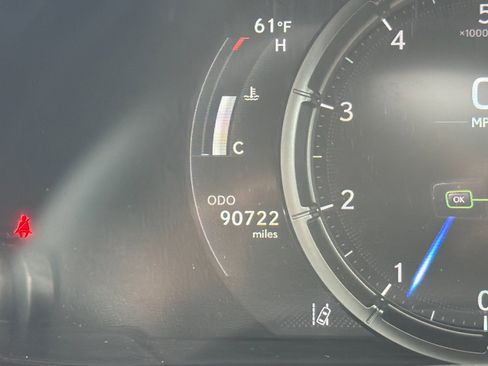 Used 2019 Lexus UX 200 F Sport w/ F Sport Premium Package FWD image 29