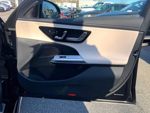 Used 2025 Mercedes-Benz E 350 4MATIC Sedan image 19