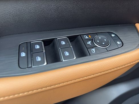 New 2026 Nissan Armada SL w/ Captain's Chari Seat Package AWD/4WD image 9