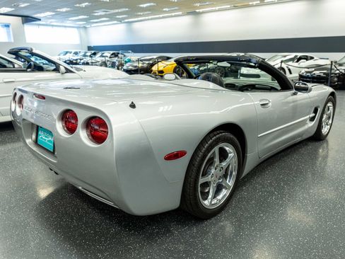 Used 2002 Chevrolet Corvette Convertible w/ Preferred Equipment Group2 RWD image 4
