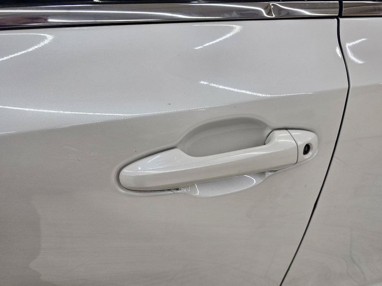 Used 2019 Toyota Highlander Limited Platinum FWD image 12