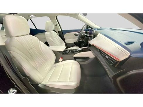 Used 2024 Buick Envision Avenir AWD/4WD image 18