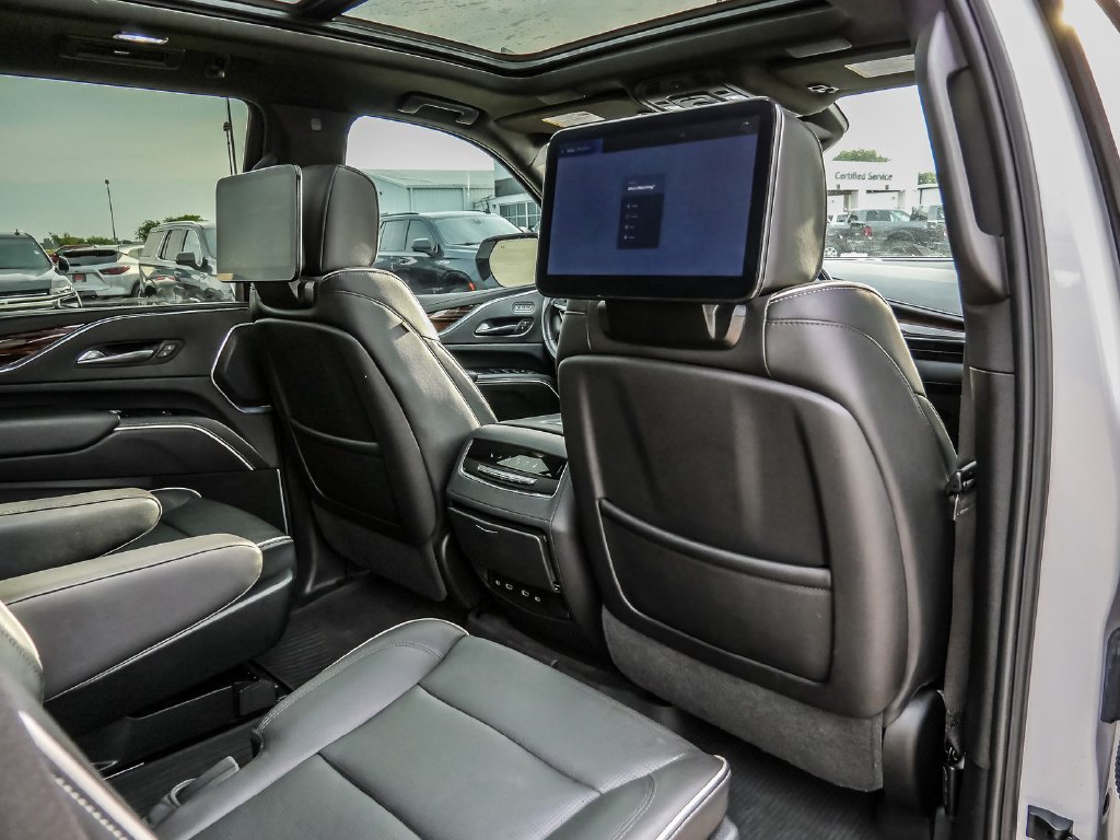 Used 2023 Cadillac Escalade Premium Luxury AWD/4WD image 20