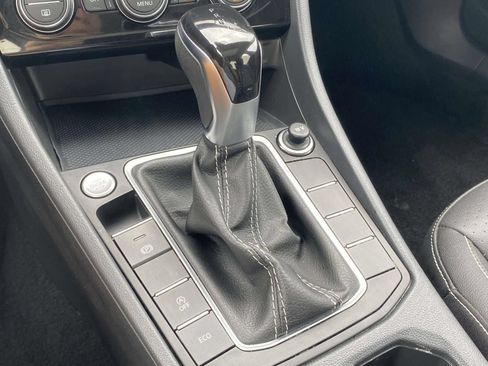 Used 2024 Volkswagen Jetta SE FWD image 30