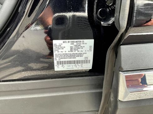 Certified 2020 Ford Explorer XLT w/ Equipment Group 202A AWD/4WD image 19